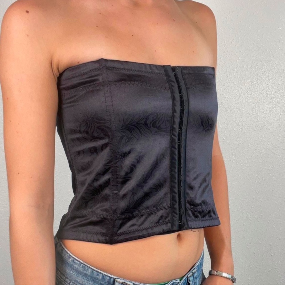 Maidenform black corset